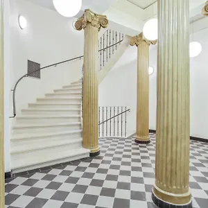 Newly Opened, Designer Opera Prag