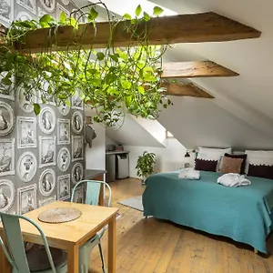 Bohemian Chic 2 Bedroom 2 Bathroom Loft With Hanging Chair Apartment