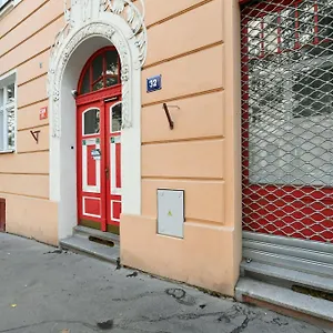 Kubelikova 32 Apartment