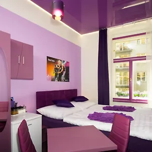 Colours - Your 7 Colour Experience In Centre Of Prag